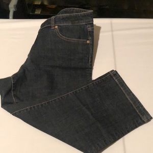 Cache  size 10 dark denim jeans classic Capri bling pockets, fits 10-12